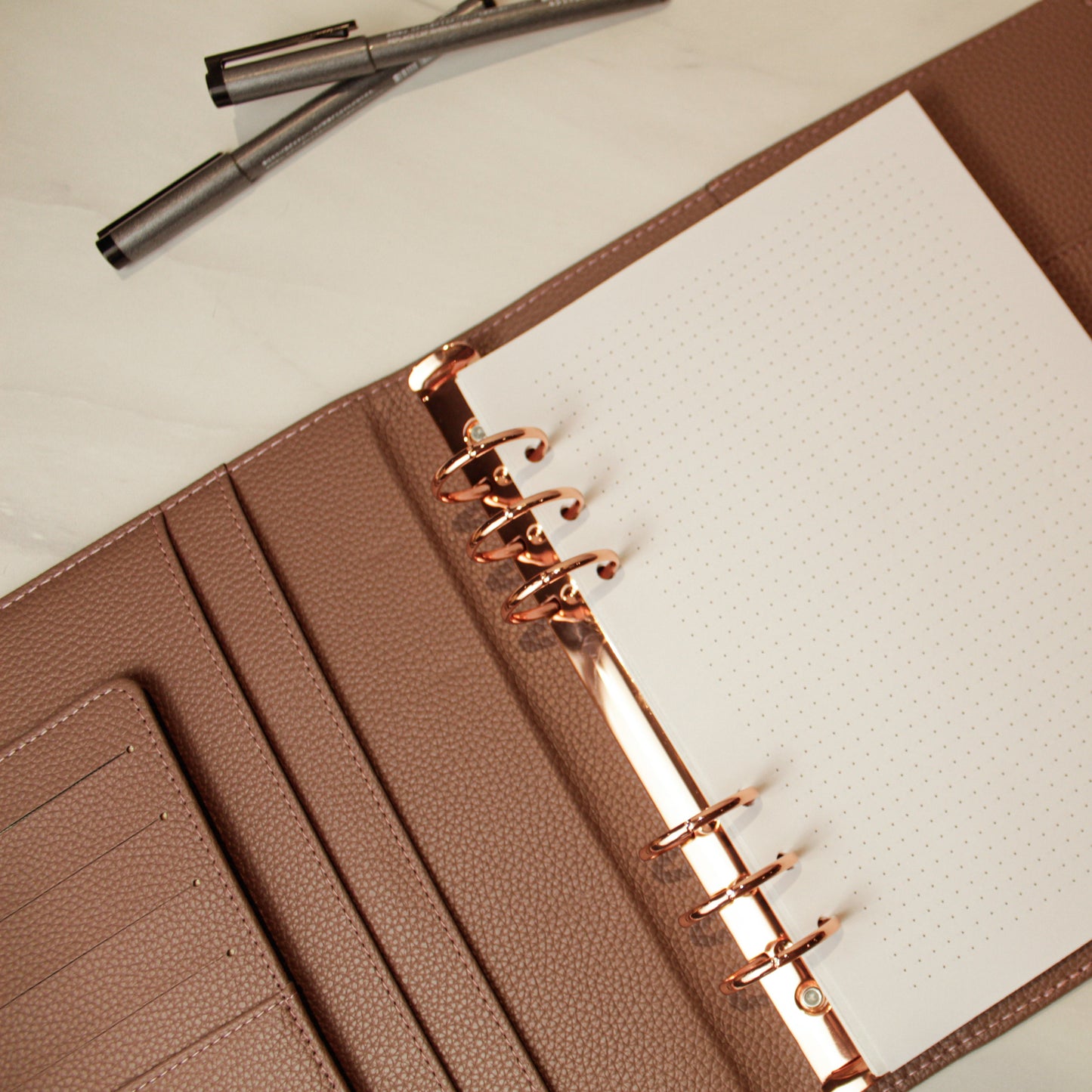 Binder | Malva
